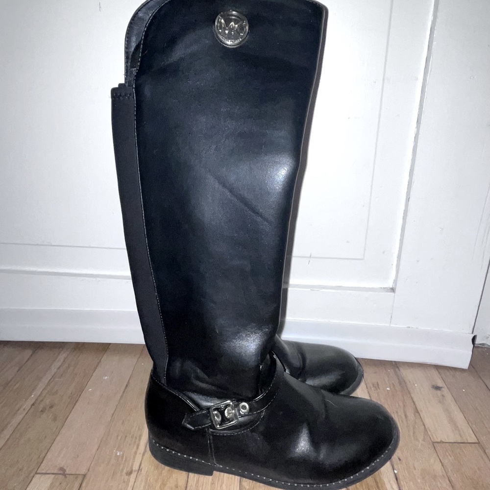 Michael Kors Girls Boot - barley worn.